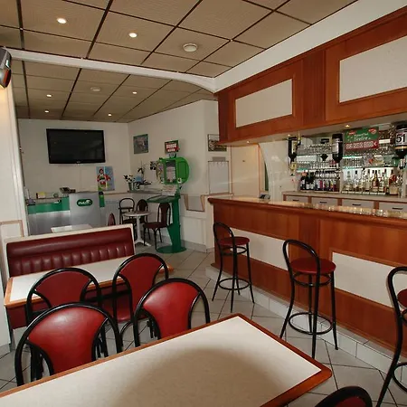 Arc En Ciel Hotel 2*
